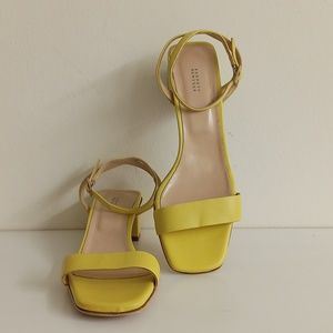Barneys New York Open Toe Buckle Sandals Size 38 Yellow